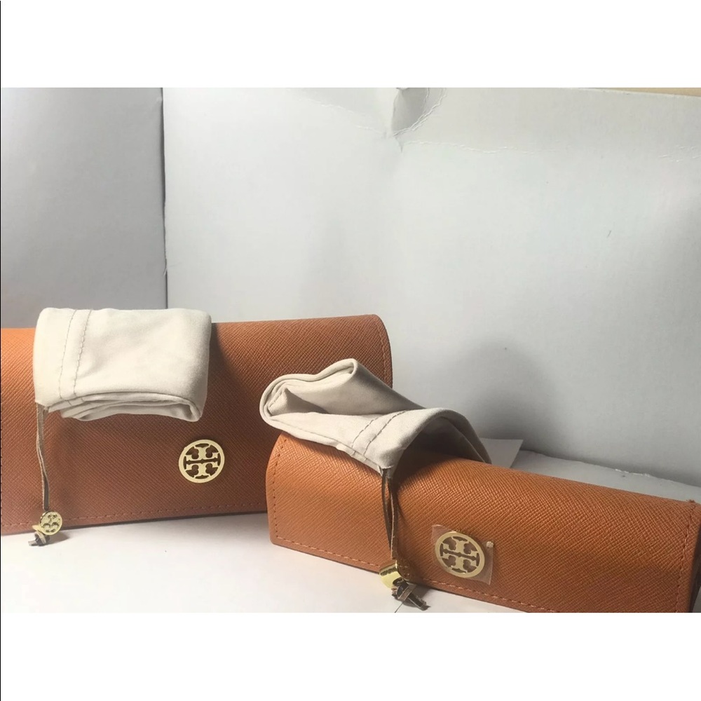 Brand New Tory Burch eyeglass case (Small)